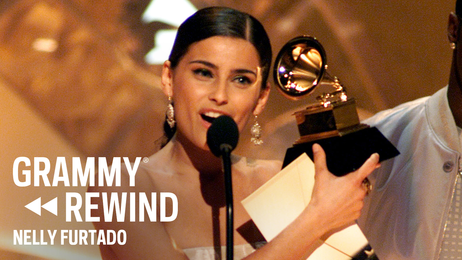 Nelly Furtado Wins A GRAMMY For &quot;I&#x27;m Like A Bird&quot;